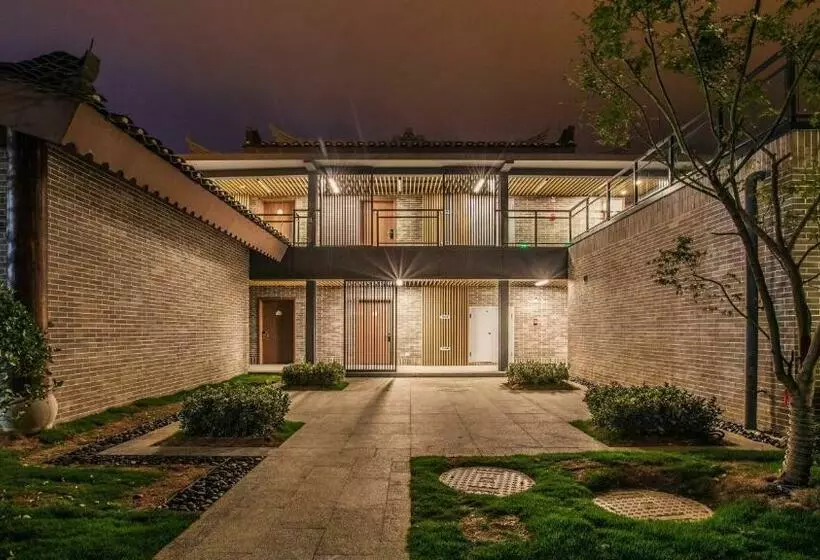 Hotelli Holiday Inn Express Guizhou Qinglong, An Ihg