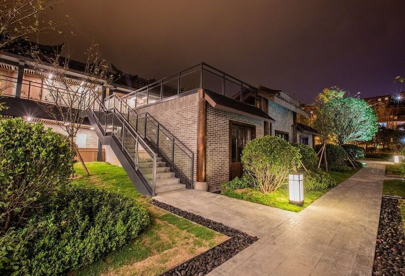 호텔 Holiday Inn Express Guizhou Qinglong, An Ihg