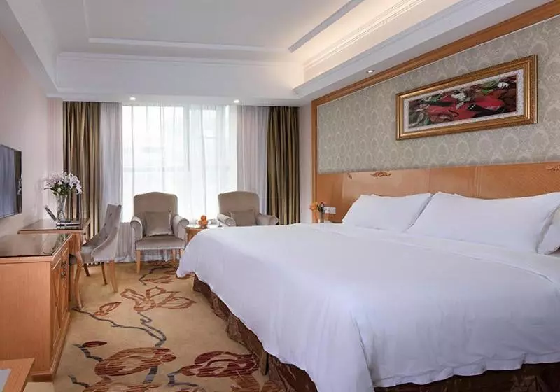 Vienna Hotel Yueyang Huarong Avenue