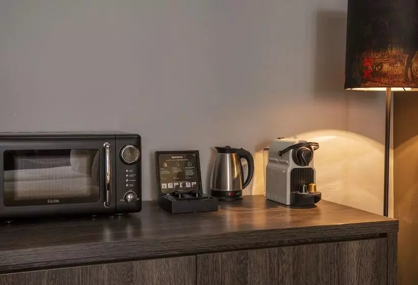 Eden Studios And Apartments