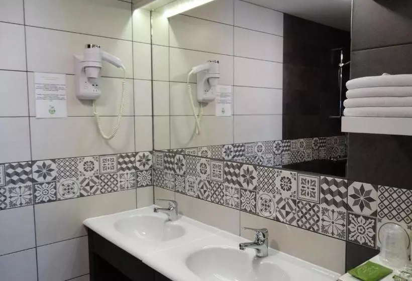 호텔 Hôtel Restaurant Chaleatsapet