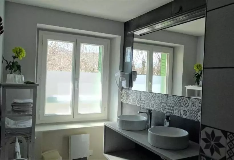 호텔 Hôtel Restaurant Chaleatsapet