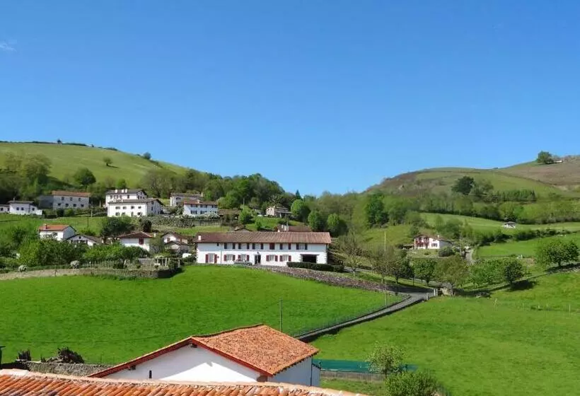 فندق Eskualduna Chez Katina