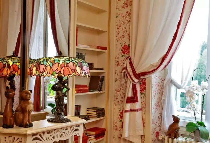 ホテル Logis Hôtel Hostellerie Saint Jacques