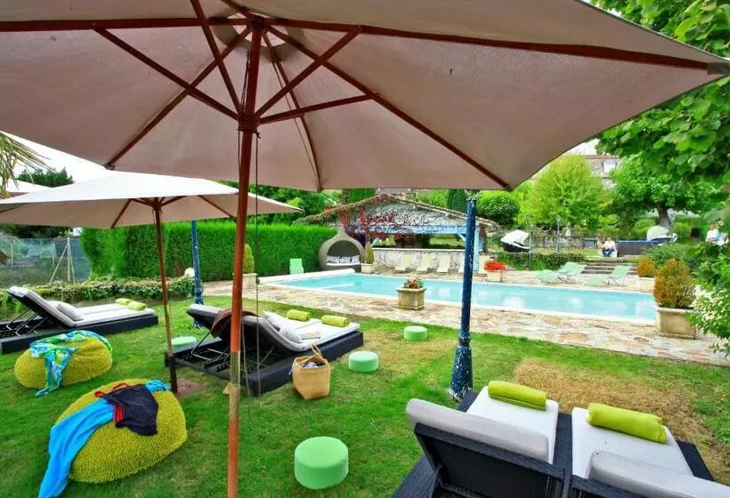 ホテル Logis Hôtel Hostellerie Saint Jacques