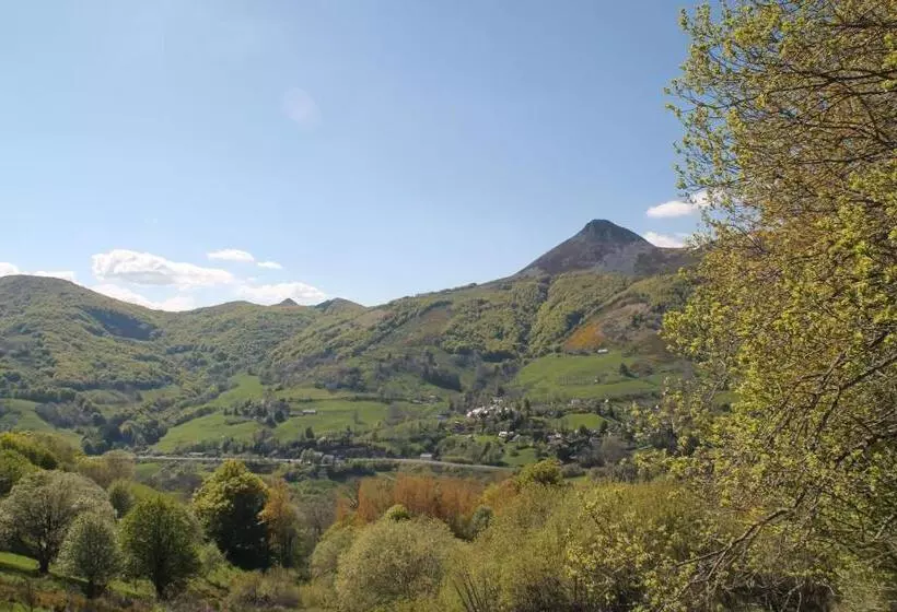 Отель Hôtel Des Chazes