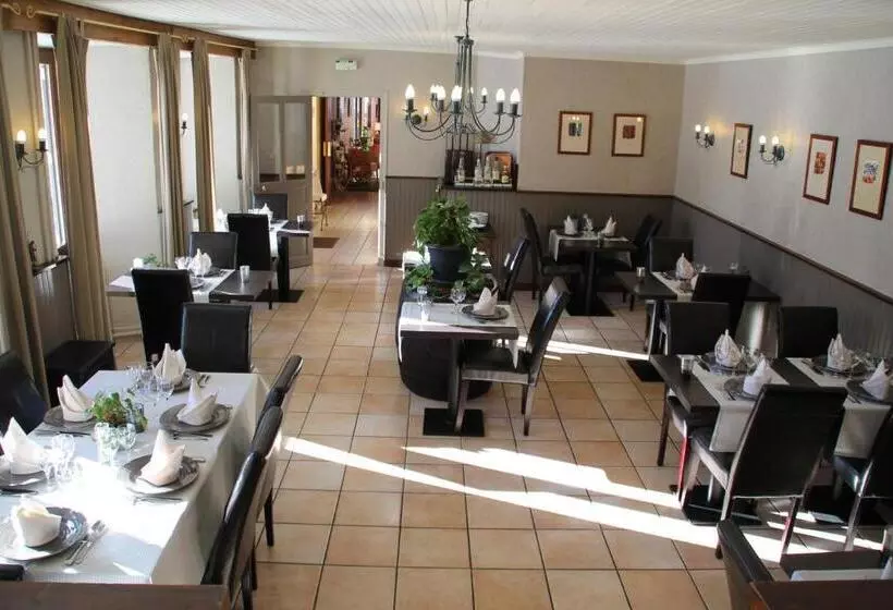 Отель Hôtel Des Chazes