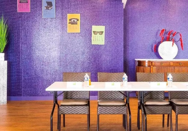 Отель Ibis Styles St Gilles Croix De Vie Centreville