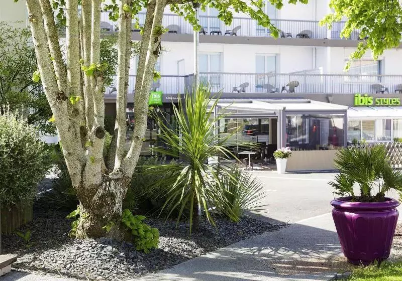 Отель Ibis Styles St Gilles Croix De Vie Centreville