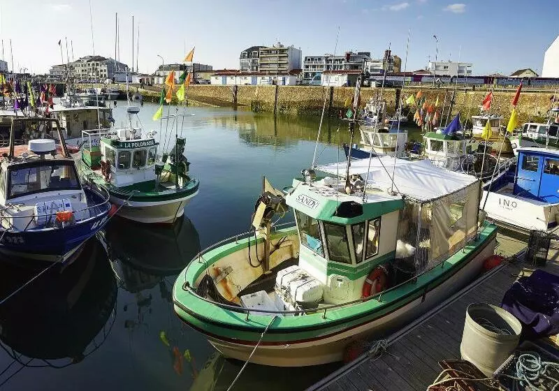 Отель Ibis Styles St Gilles Croix De Vie Centreville