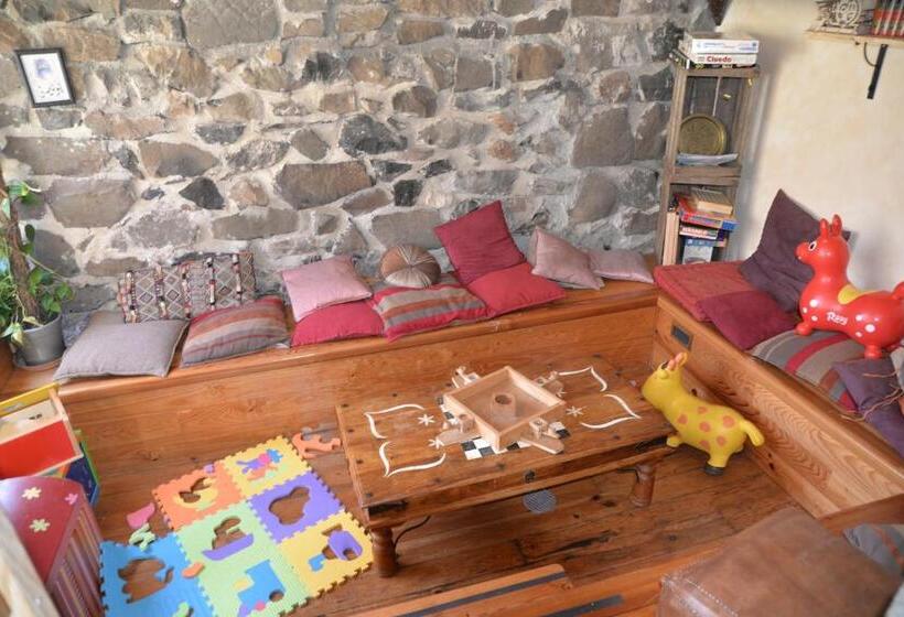 فندق Logis Hôtel Restaurant La Mère Biquette