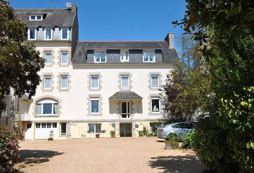 هتل Logis Hermitage