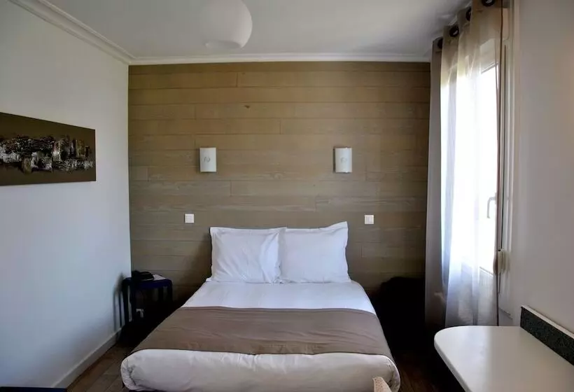 هتل Logis Hermitage