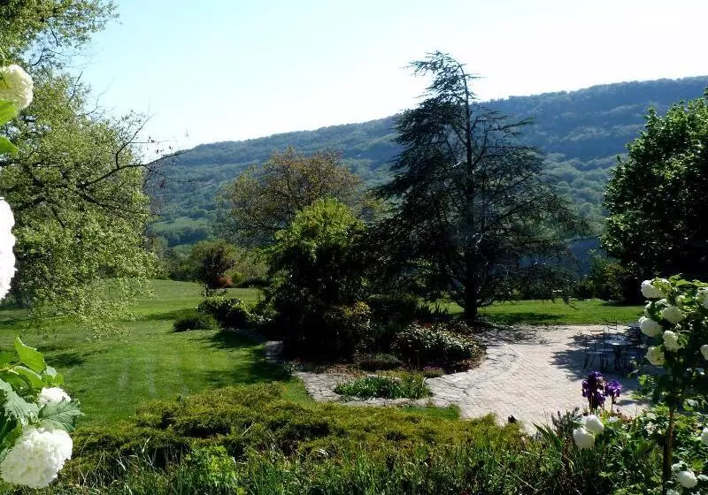 Отель Logis Hôtel Restaurant La Mère Biquette