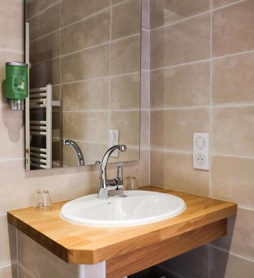 فندق Hôtel Piellenia