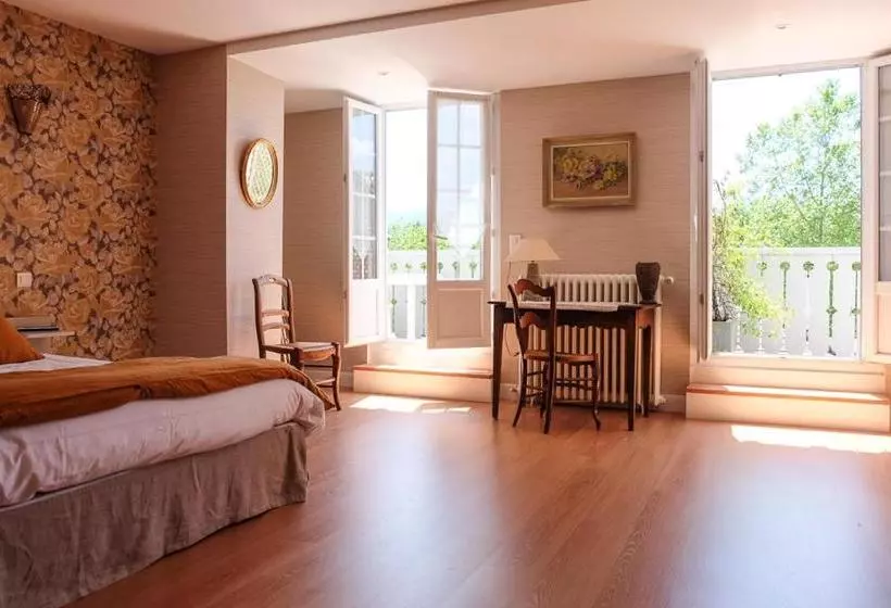 Hotelli Hôtel Piellenia