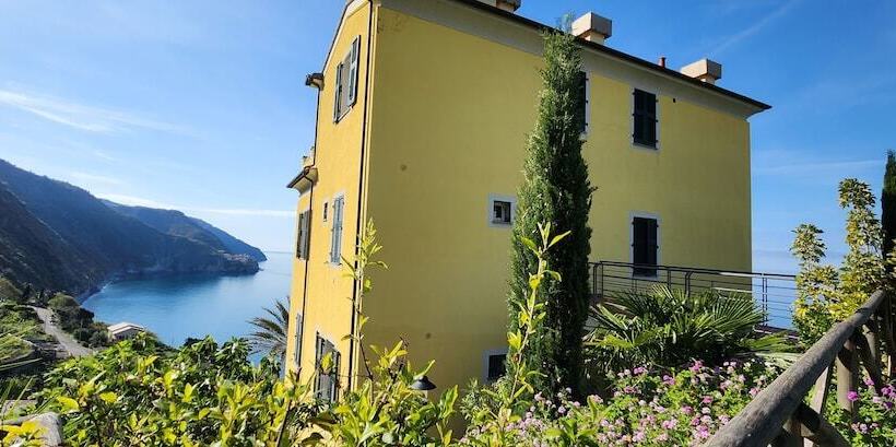 Hanging Garden With Air Conditioning