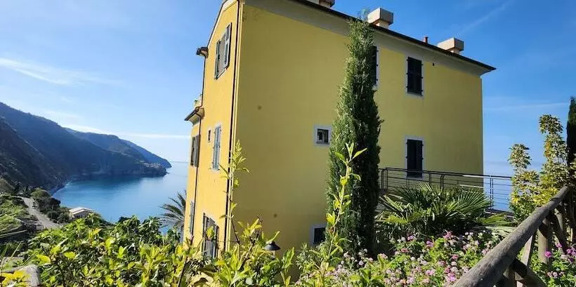 Hanging Garden With Air Conditioning