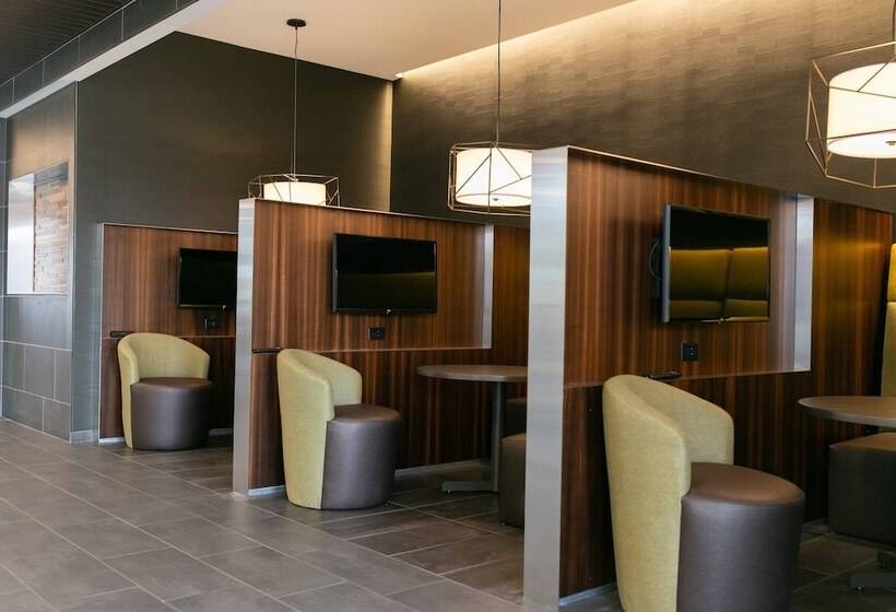 هتل Courtyard Elkhart