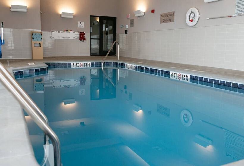 هتل Courtyard Elkhart