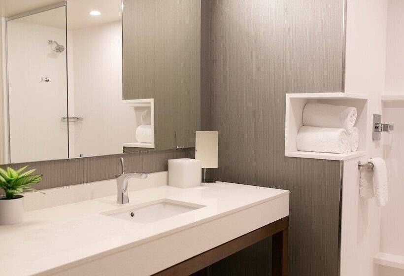 هتل Courtyard Elkhart