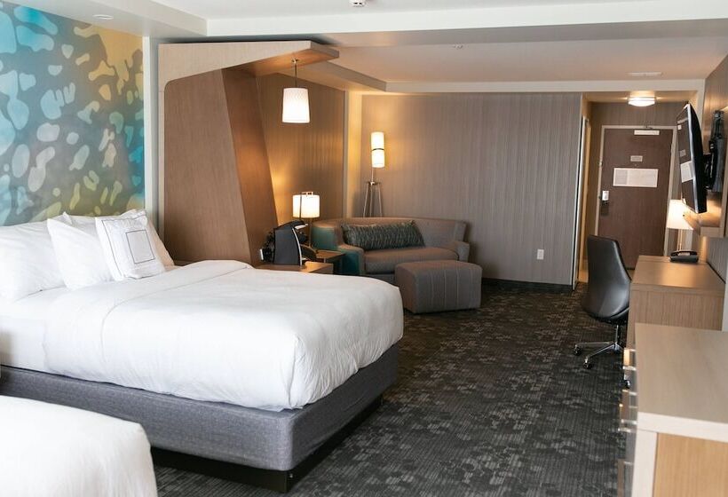 هتل Courtyard Elkhart