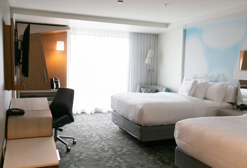 هتل Courtyard Elkhart