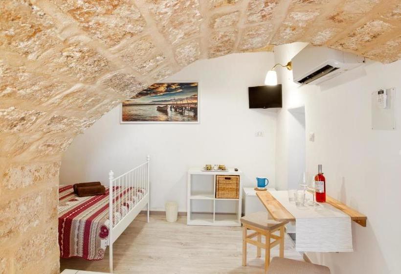 پانسیون San Nicola Clemente Private Room