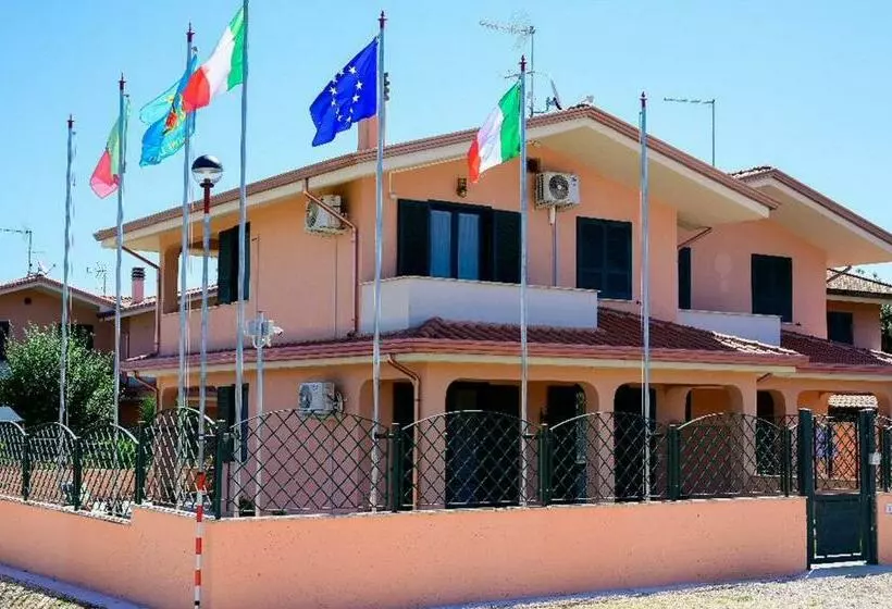 تختخواب و صبحانه La Lanterna Del Borgo