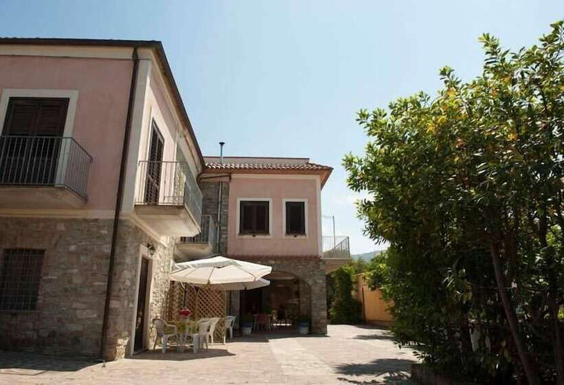 Bed and Breakfast Nel Giardino Dei Limoni