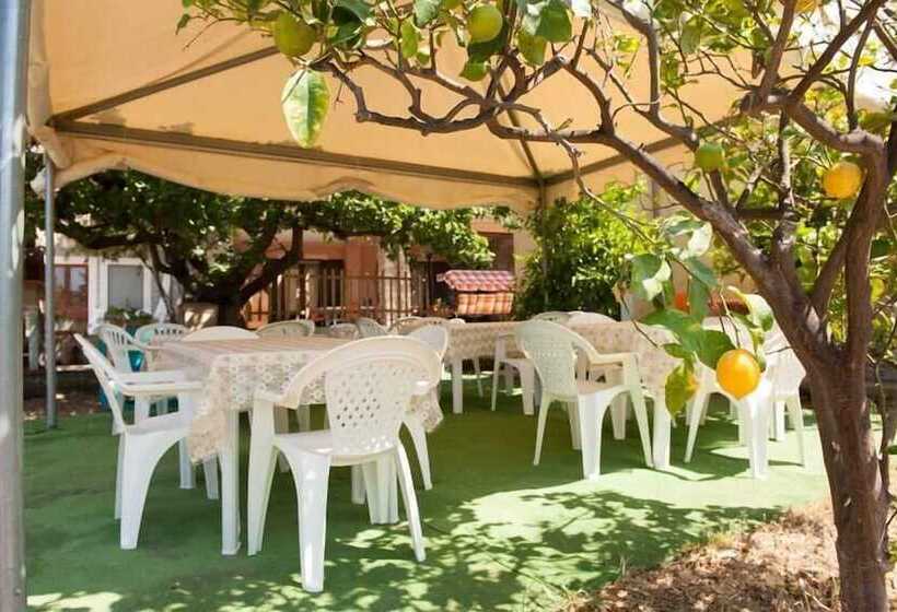 Bed and Breakfast Nel Giardino Dei Limoni