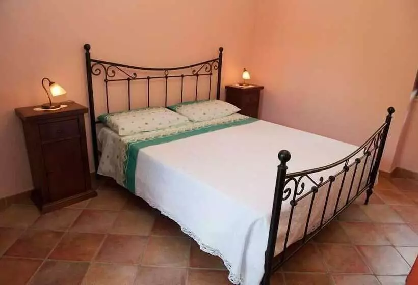 Aamiaismajoitus (B&B) Nel Giardino Dei Limoni