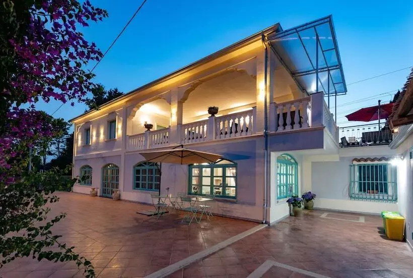 Aamiaismajoitus (B&B) Villa Primaluce