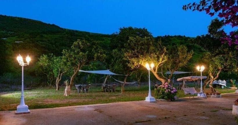 تختخواب و صبحانه Villa Primaluce