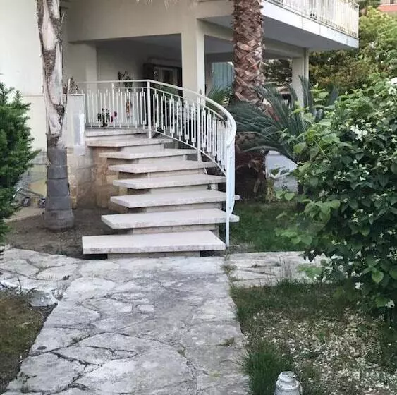 تختخواب و صبحانه Villa Susanna