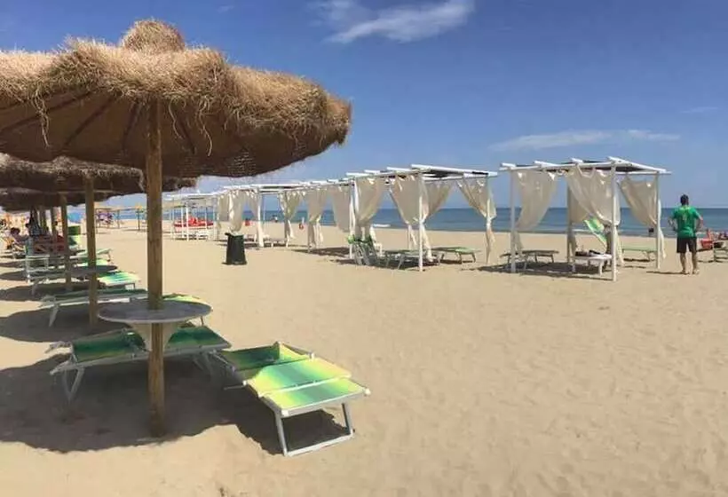 Hostelli Torquemada Beach Club