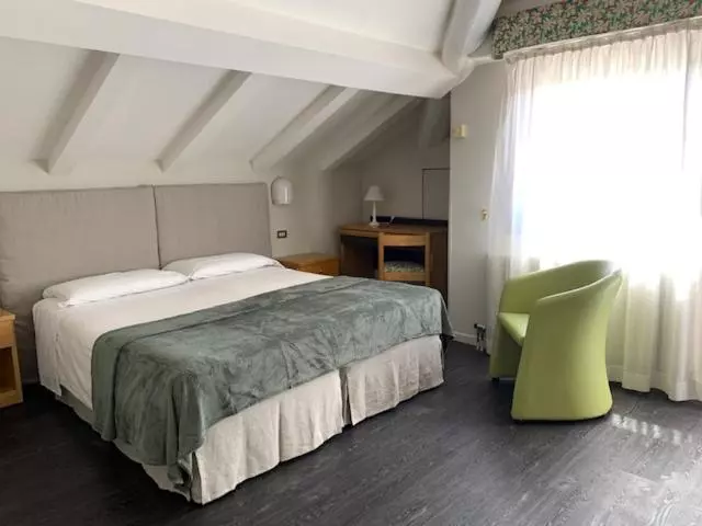 Hotelli Comano Cattoni Holiday