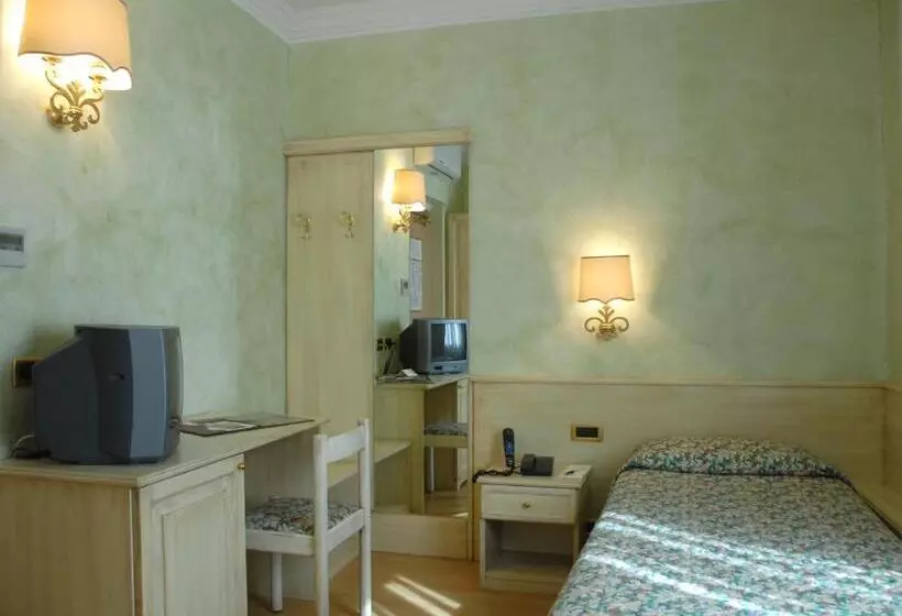 Hotelli Comano Cattoni Holiday