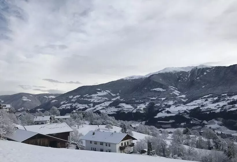 Maaseutuhotelli Agriturismo Gfaderhof Ferienwohnungen