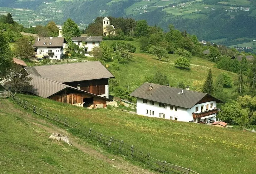 Maaseutuhotelli Agriturismo Gfaderhof Ferienwohnungen
