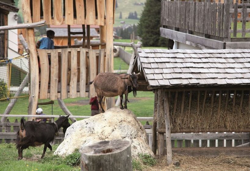 Dolomites Living Hotel Tirler