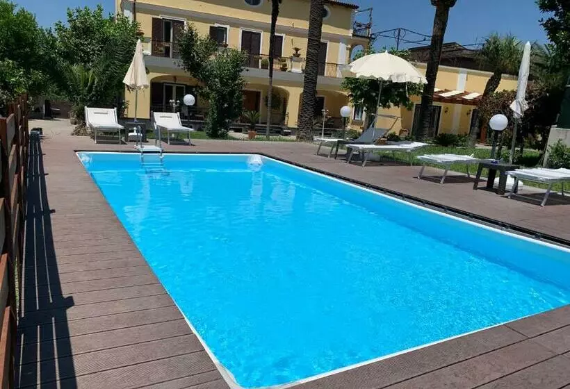 Aamiaismajoitus (B&B) Villa Lucia
