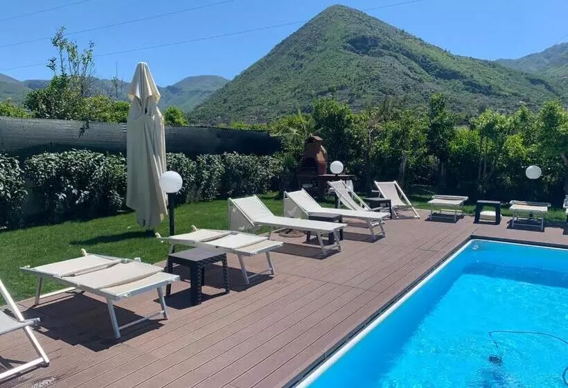 Aamiaismajoitus (B&B) Villa Lucia