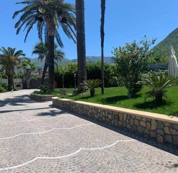 Aamiaismajoitus (B&B) Villa Lucia