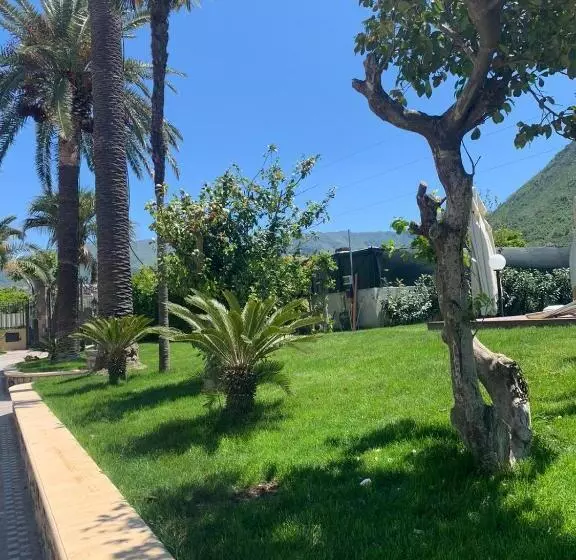 Aamiaismajoitus (B&B) Villa Lucia