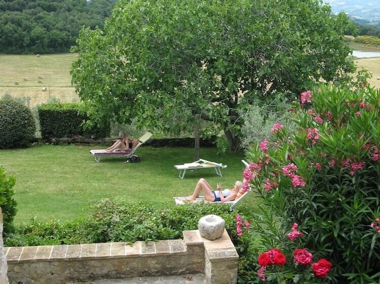 Lantligt Hotell Della Genga