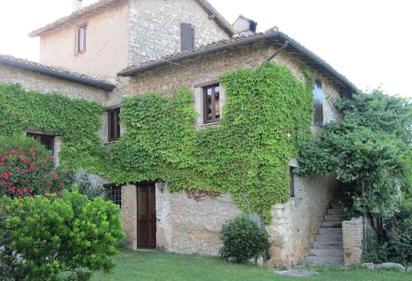 Lantligt Hotell Della Genga