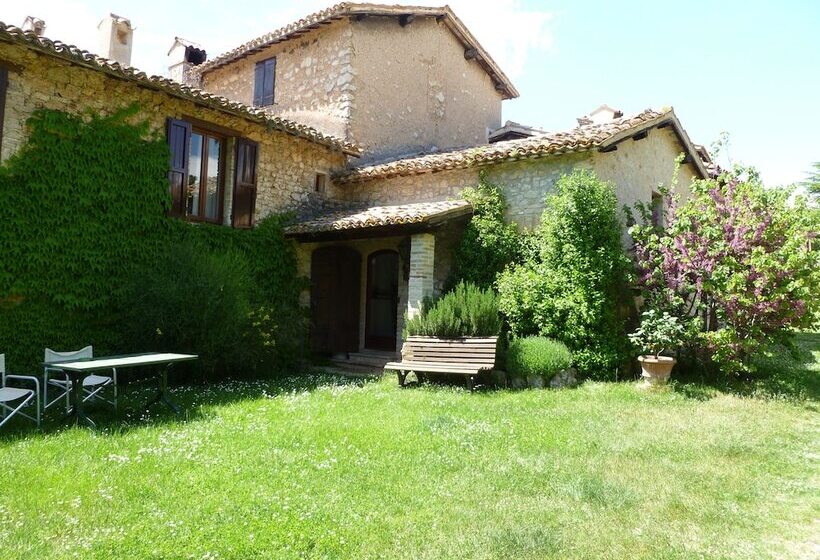 Lantligt Hotell Della Genga