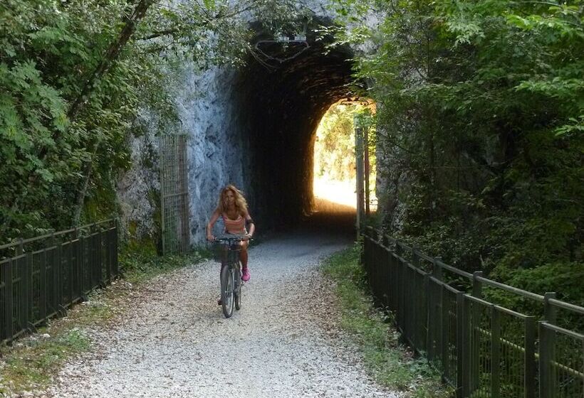 Lantligt Hotell Della Genga