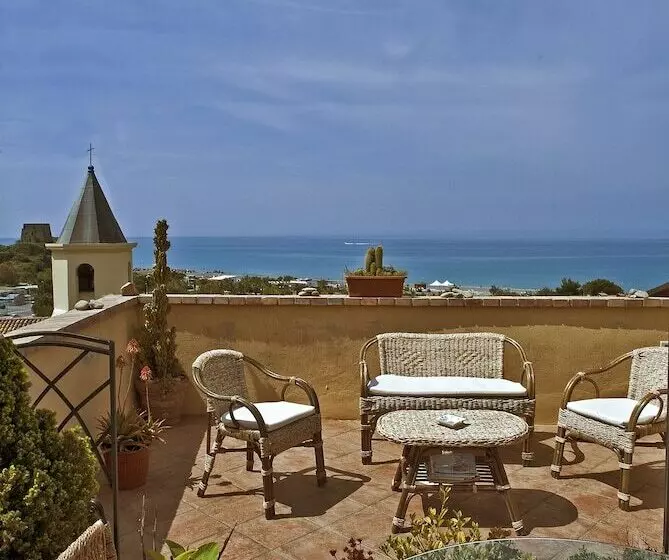 B&b Lavinium